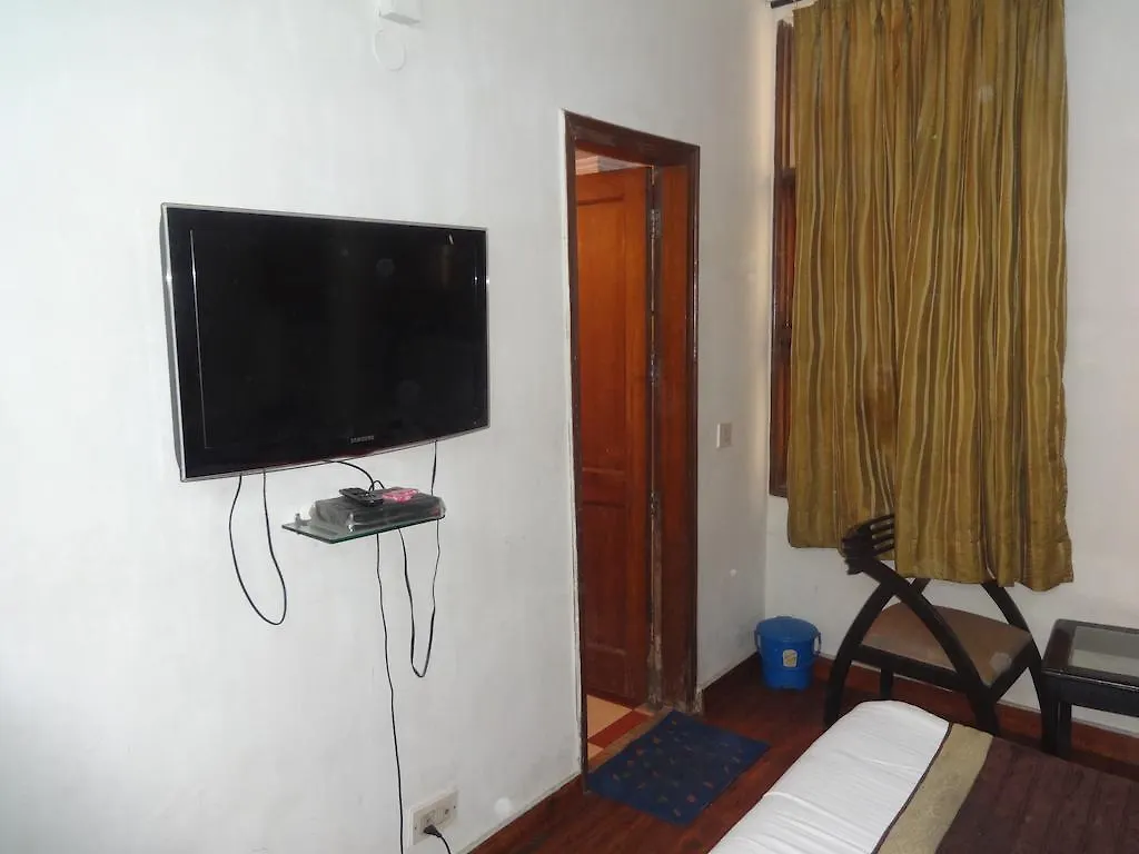 Alaska Hotel New Delhi 2*, Delhi (National Capital Territory of India)
