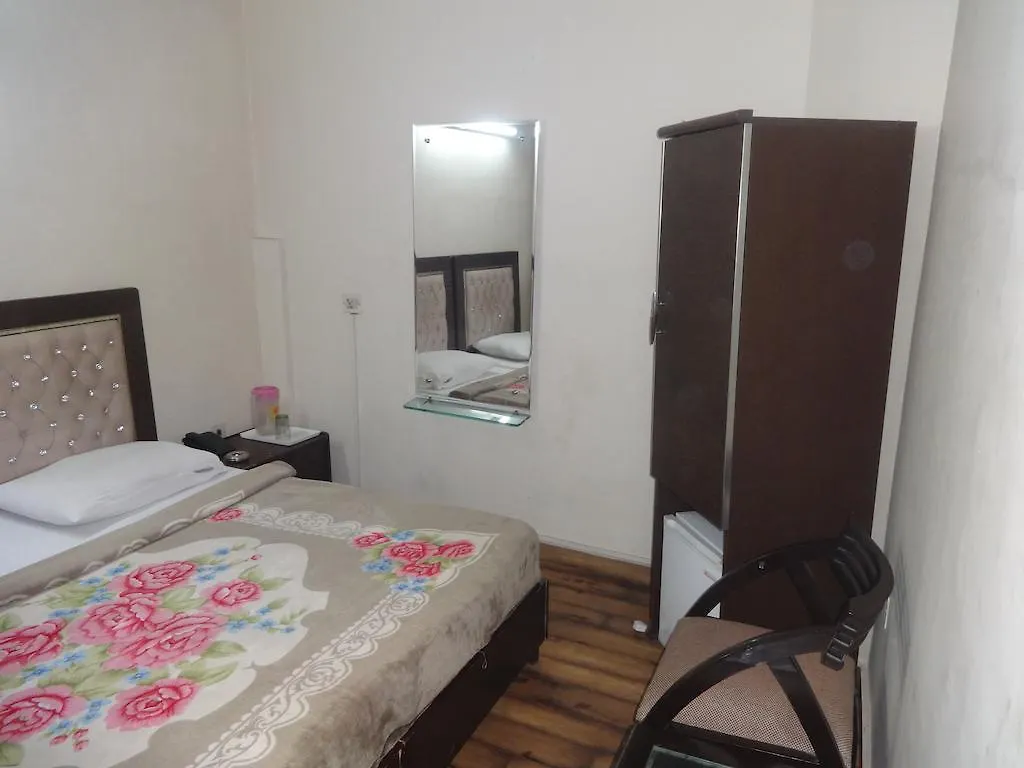 Alaska Hotel New Delhi
